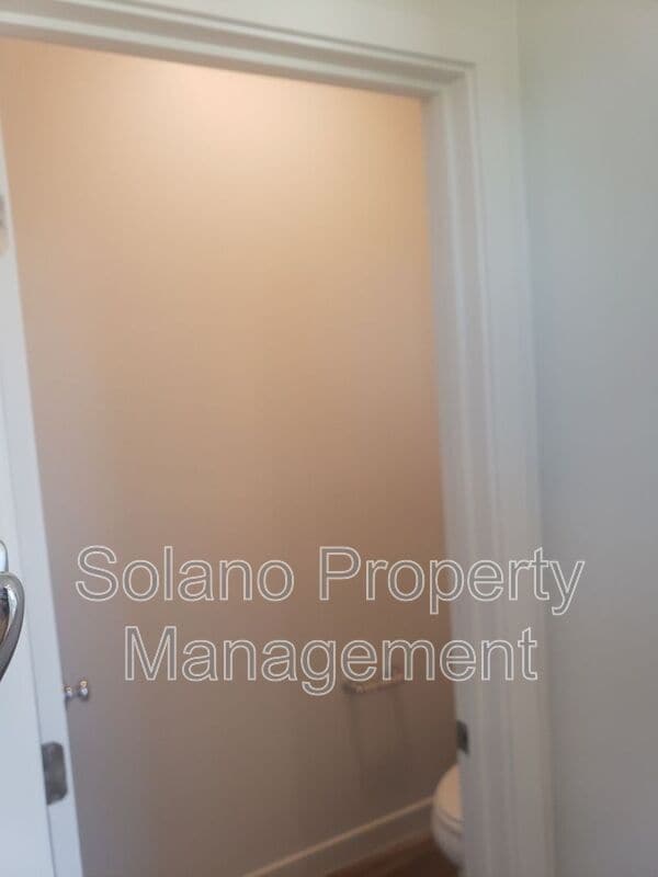 Building Photo - 2940 Sugar Pne St