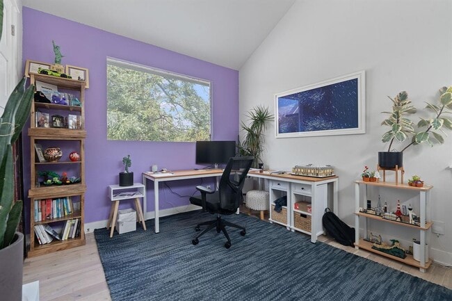 Building Photo - 2711 Willow St