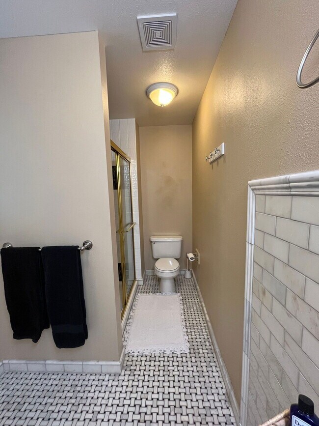 Building Photo - 10739 E Crestridge Cir