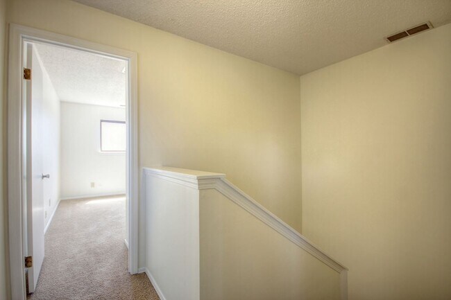 Building Photo - 202 Burwash Ave