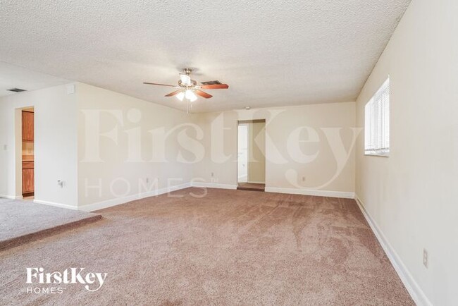 Building Photo - 18125 Hilda Dr