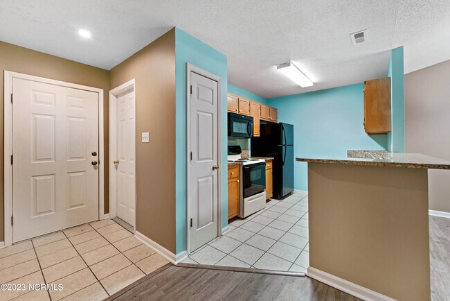Building Photo - 122 Gooding Dr