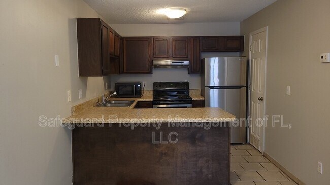 Building Photo - 6332 W Fairfield Dr