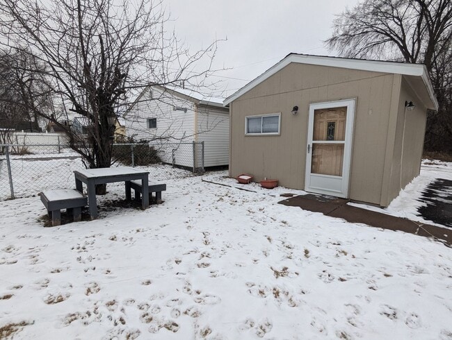 Building Photo - 3711 W 4th St