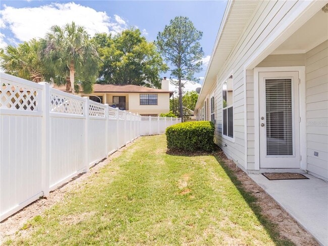 Building Photo - 10727 NW 65 Way