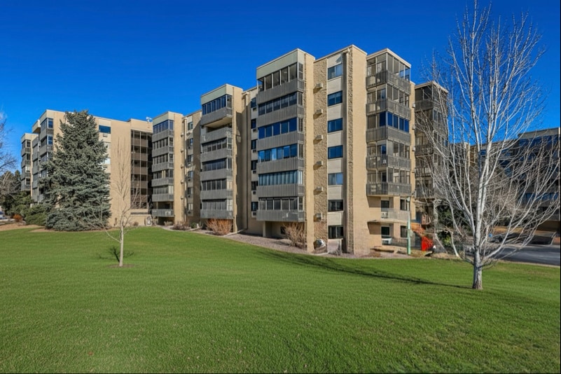 Building Photo - 14102 E Linvale Pl