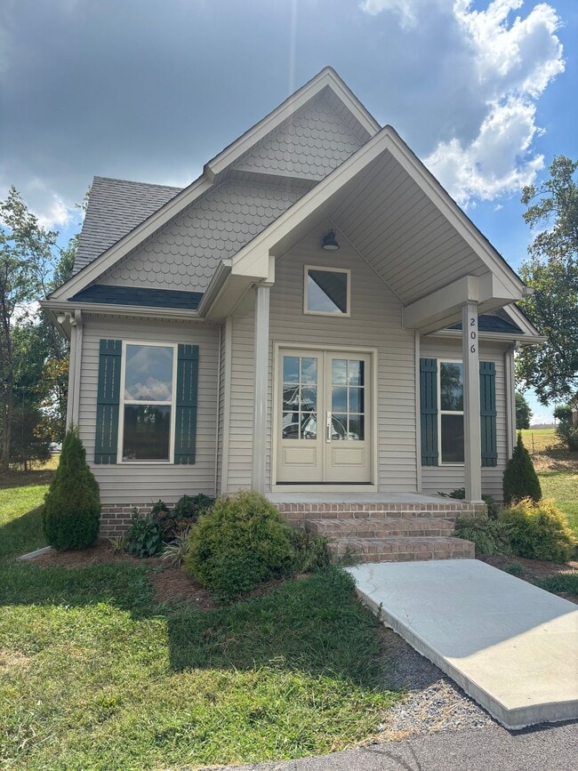 Building Photo - 206 Cherokee Dr
