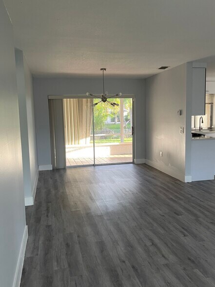 Building Photo - 11500 NW 39th St