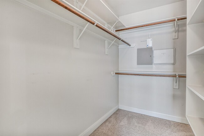 Building Photo - 326 Malone St