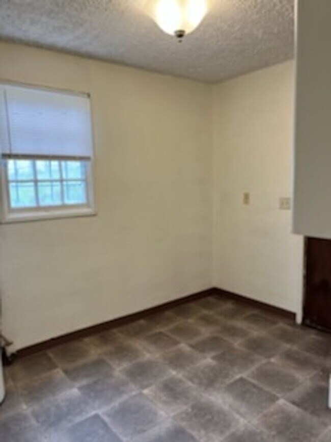 Building Photo - 341 Liberty Ave