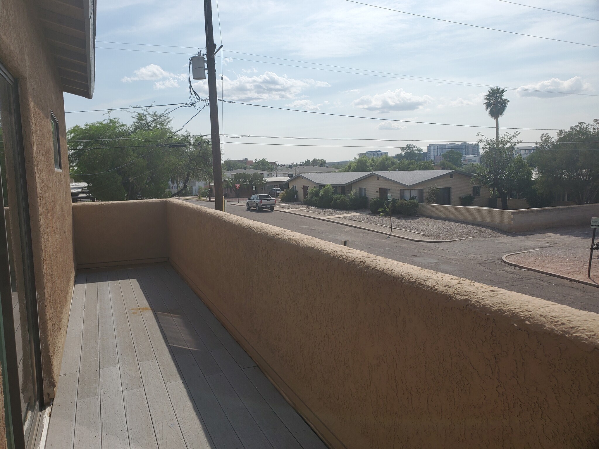 Balcony View - 1402 E Lee St