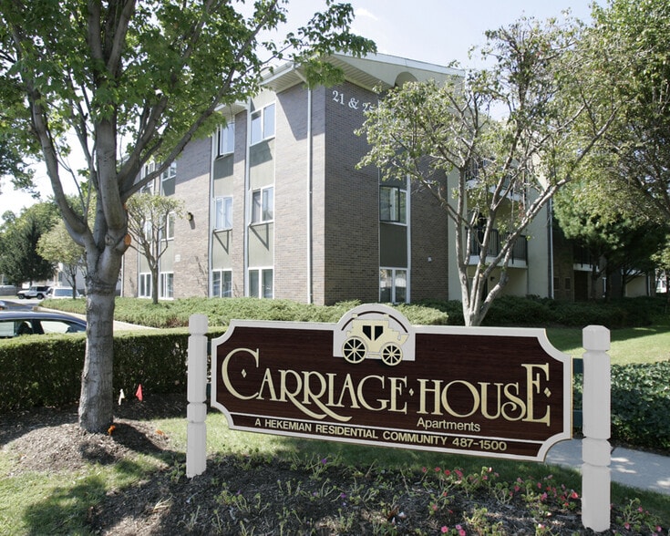 Primary Photo - Carriage House