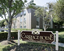 Building Photo - Carriage House