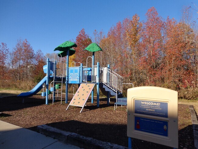 Building Photo - REUNION CONDOMINIUMS