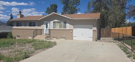 Building Photo - 2906 Cabrillo Cir