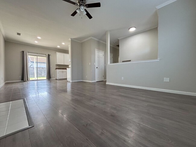 Building Photo - Beautifully Renovated 4-Bedroom Home on a ...