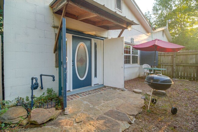 Building Photo - 3414 N L St