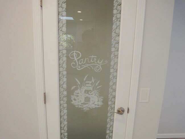 Building Photo - 3 Le Claire Ct