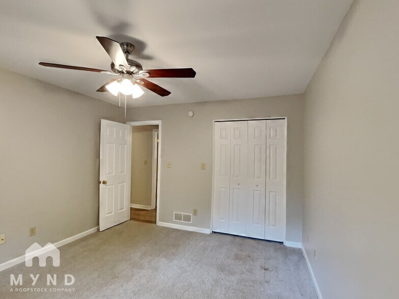 Building Photo - 4020 Hudson Dr