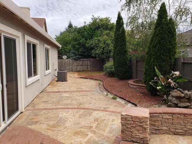 Building Photo - 11858 Larisa Way