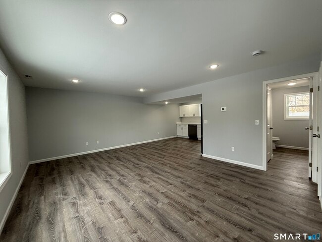 Building Photo - 96 Collis St