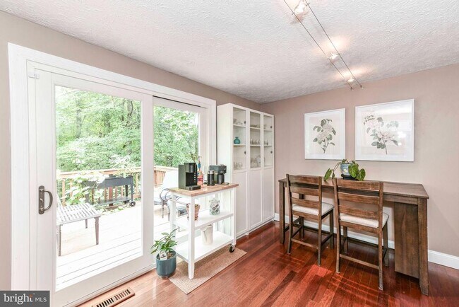 Building Photo - 1661 Fieldthorn Dr