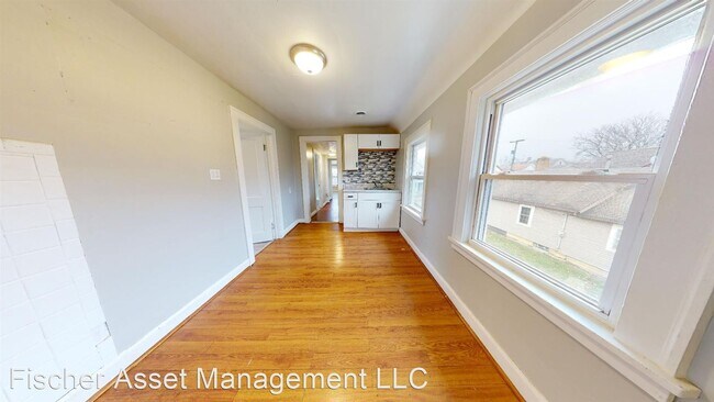 Building Photo - 2 br, 1 bath Apartment - 3224 West 32nd St...