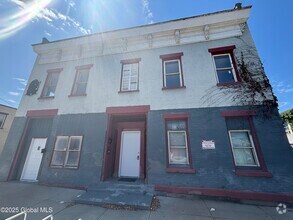 Building Photo - 663 2nd Ave