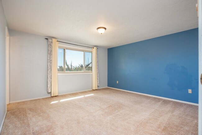 Building Photo - 544 S Watermelon Dr