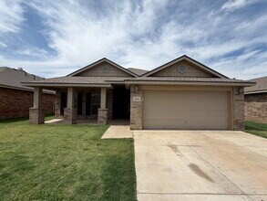 Building Photo - Beautiful Home in Quiet Neighborhood!
