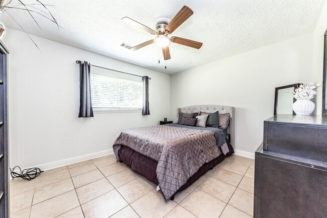 Building Photo - 405 Avondale Ln