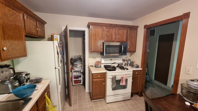 Building Photo - 1045 Auburn Ln