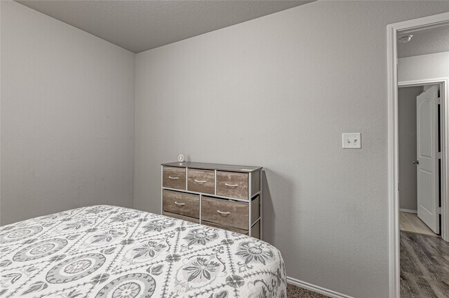 Building Photo - 133 Bates Ct