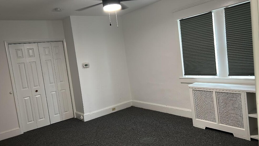 Building Photo - 2718 E County Line Rd