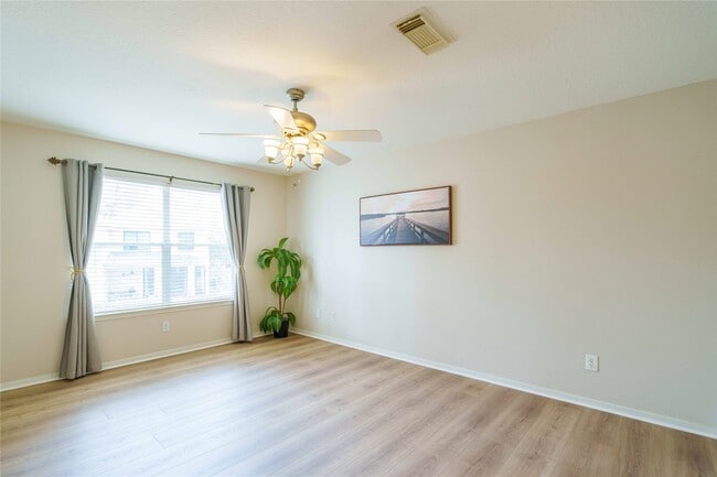 Building Photo - 2 Mystic Glade Ct