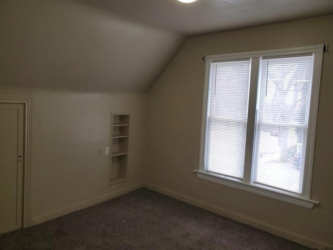 Building Photo - 112 14th St N