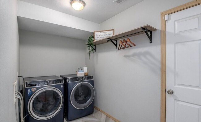 Building Photo - 16669 Rainier View Dr SE