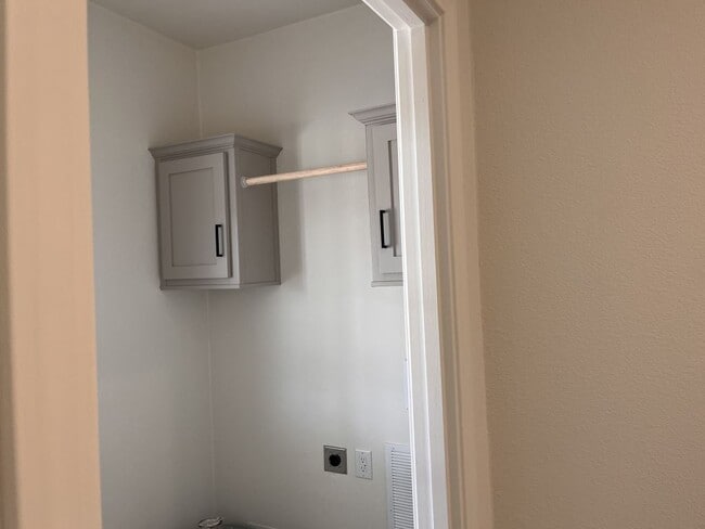 Building Photo - 2501 W Wickenburg Way