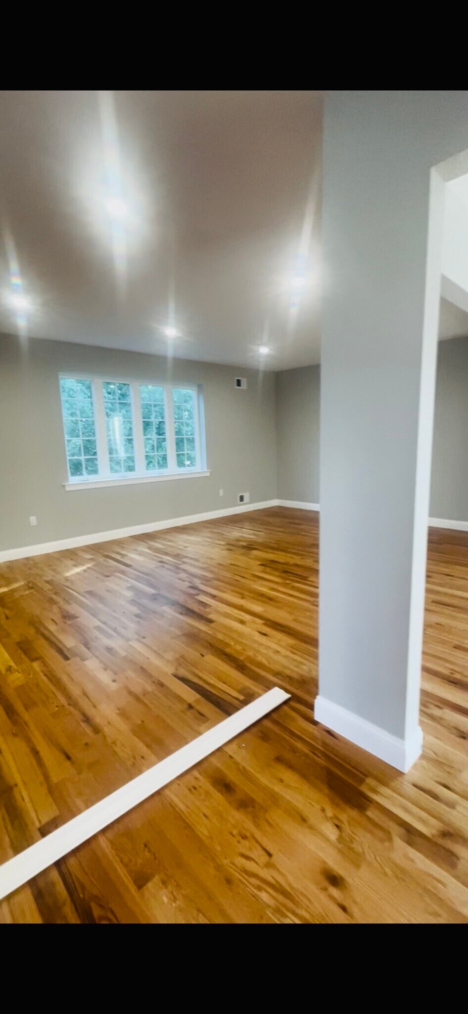 Building Photo - 347 Beach Ave