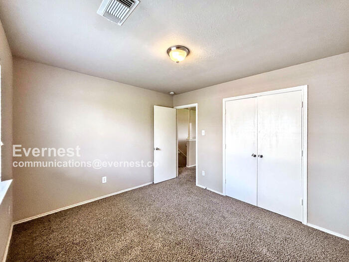 Building Photo - 14903 Sunset Bay Ct