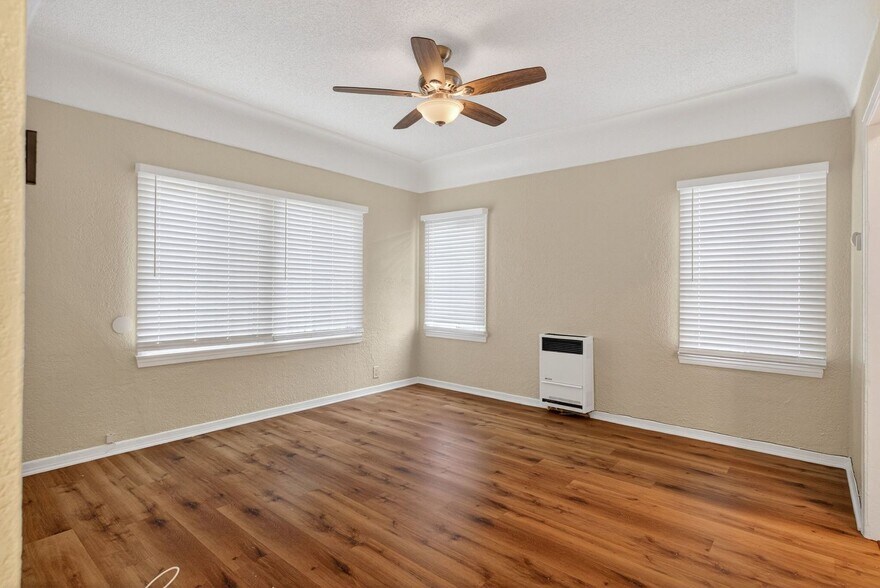 Building Photo - 1324 N Peterson Ave