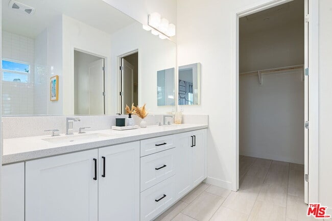 Building Photo - 1605 Candela Ct