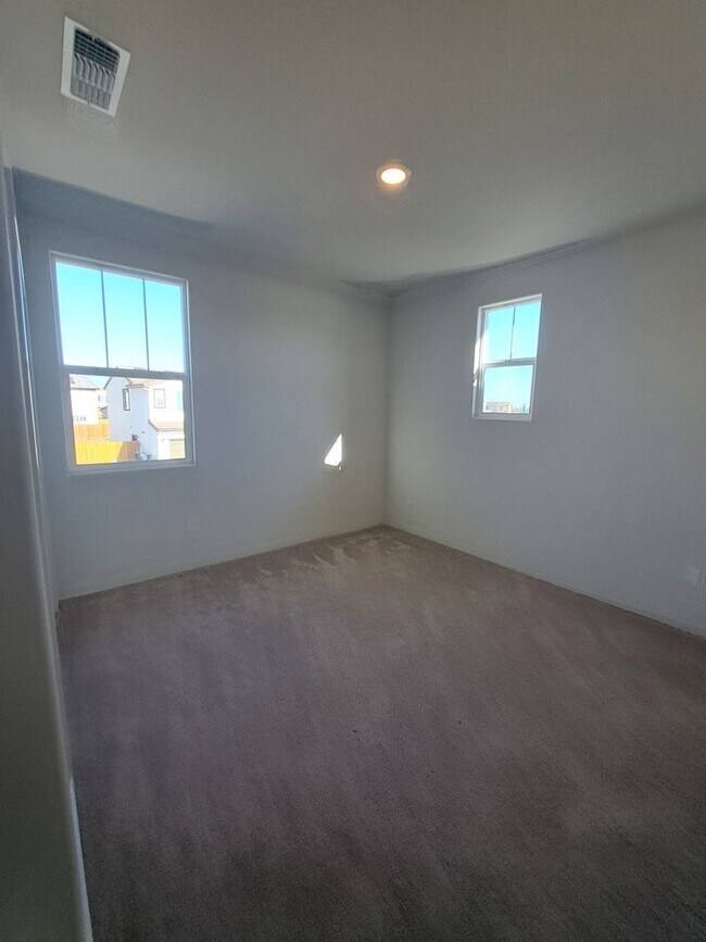 Building Photo - Beautiful, Almost New Home in Monte Verde ...