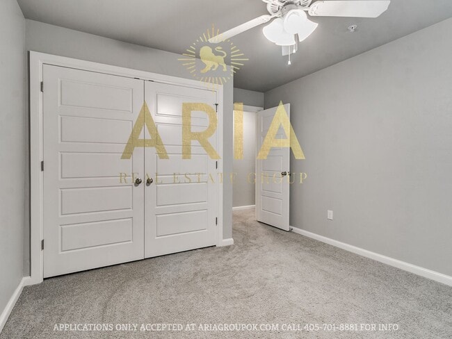 Building Photo - West Norman Urban Contemporary 3 Bed/2.5 Bath West Main Lofts Townhome Available Now!