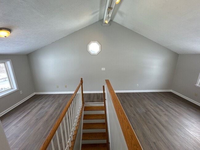Building Photo - 338 N Skyline Dr