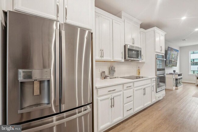 Building Photo - 4610 Olivine Dr