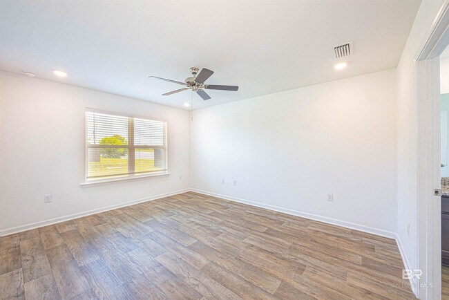 Building Photo - 23294 Shadowridge Dr