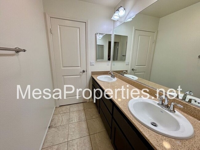 Building Photo - 6966 Madison Ln