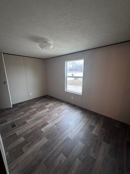 Building Photo - 188 Loyalty Ln