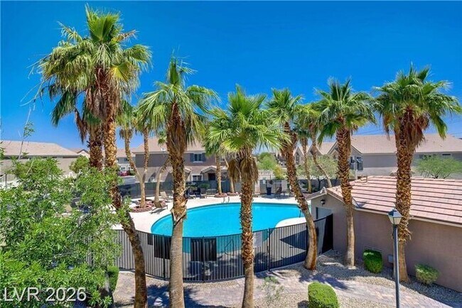 Building Photo - Gated Community with the perfect mix of style, location, and amenities!